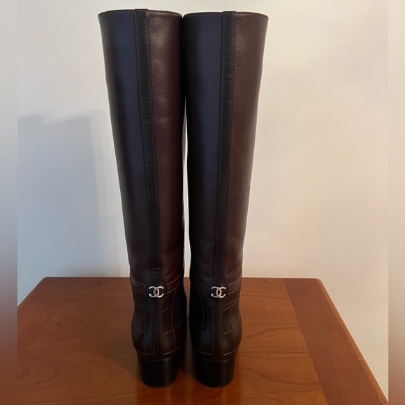 CHANEL Never Worn Dark Brown Khaki Quilted Riding Boots EU 37 US 7 - Picture 2 of 9